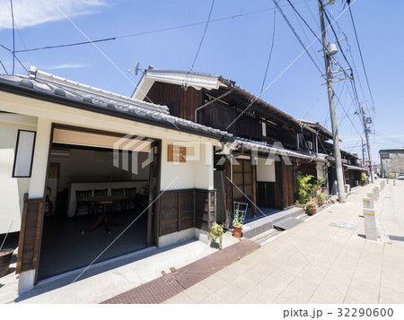 名古屋市西区　円頓寺界隈　四間道　古い町並み　花御堂 32290600