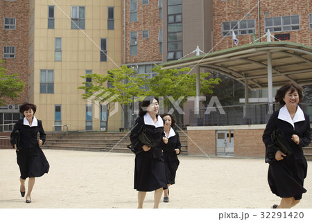 ランニング 走り 走る 32291420