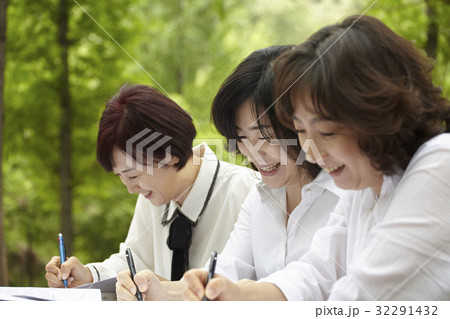 同窓生 同級生 上半身 32291432