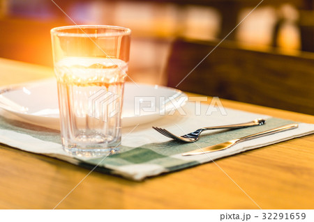 clean new modern lunch setting clean new modern lunch setting 32291659