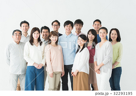 大人数　笑顔（白背景） 32293195
