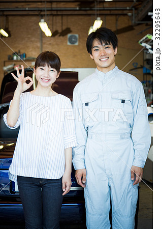 整備士　女性客 32295643