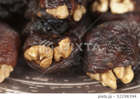 Hastak (dry dates with walnut) 32296394