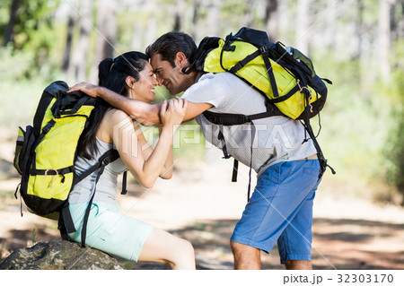 Couple looking and holding each other 32303170
