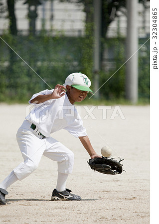 少年野球の守備練習 32304865