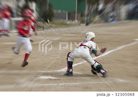 少年野球クロスプレー 32305068