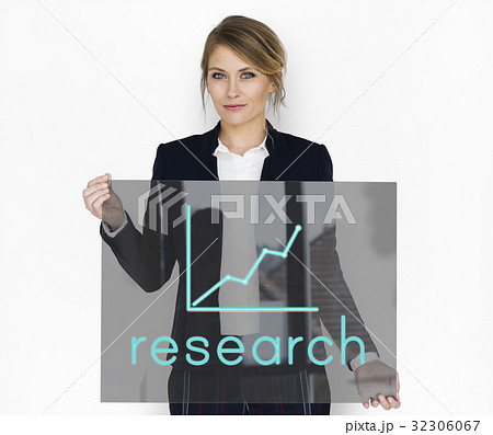 Business strategy is important to achieve a goals. 32306067