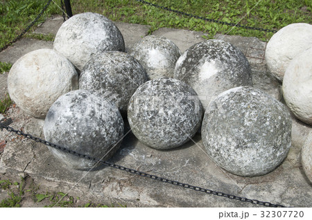 Stony cannon balls Stony cannon balls 32307720