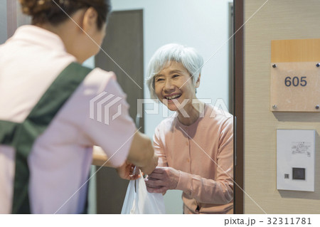 訪問介護 訪問介護 32311781