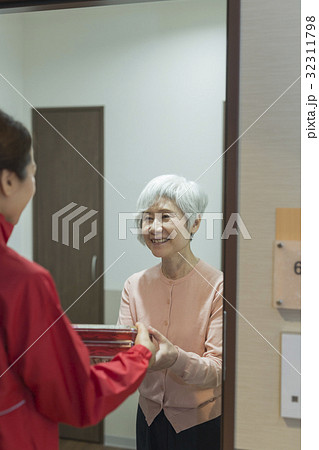 訪問介護 訪問介護 32311798