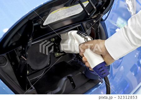 手 自動車 電気 32312853