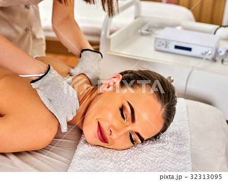 Body massage of silver threaded gloves at beauty 32313095