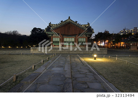 ソンジョンルン 夜景 貞陵丁字閣 32313494