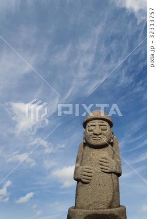 雲 トルハルバン 石像 32313757