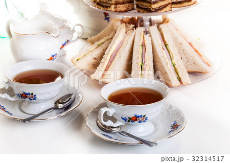Afternoon tea set 32314517