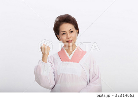 割烹着の女性 32314662