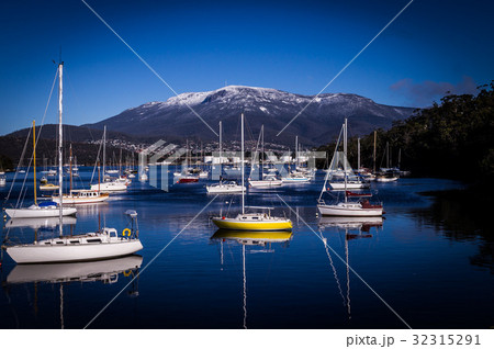 Boats and Reflections in Lindisfarne, Hobart 32315291