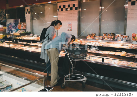 supermarket supermarket 32315307