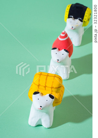 犬の行進 32321800