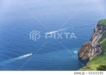 海沿い 海浜 崖 32323195