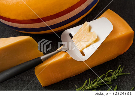 ゴーダチーズ　General Gouda cheese 32324331