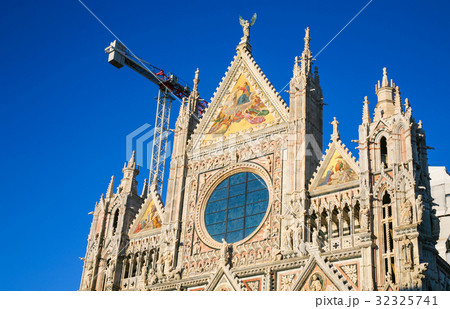 facade of Siena cathedral (Duomo di Siena) 32325741