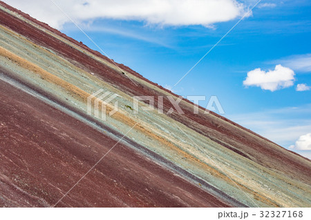 レインボーマウンテン（ヴィニクンカ）の頂上から 32327168