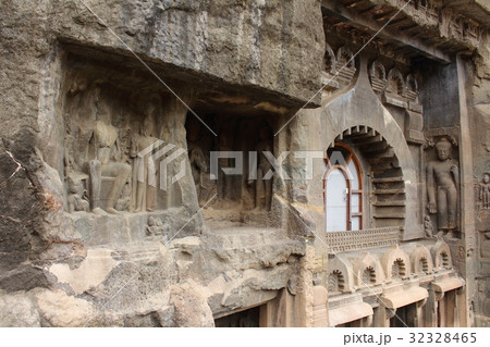 インド紀行 その91 : 感動のアジャンタ石窟寺院 その22 : 古来の石像 その25 インド紀行 その91 : 感動のアジャンタ石窟寺院 その22 : 古来の石像 その25 32328465