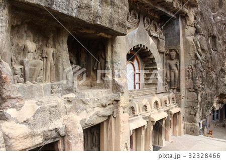 インド紀行 その92 : 感動のアジャンタ石窟寺院 その23 : 古来の石像 その26 インド紀行 その92 : 感動のアジャンタ石窟寺院 その23 : 古来の石像 その26 32328466