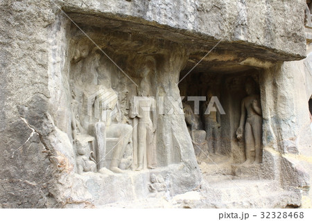 インド紀行 その93 : 感動のアジャンタ石窟寺院 その24 : 古来の石像 その27 インド紀行 その93 : 感動のアジャンタ石窟寺院 その24 : 古来の石像 その27 32328468