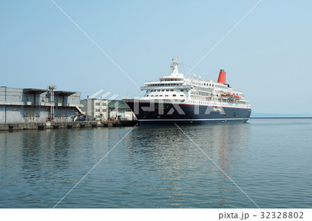 クルーズ客船　にっぽん丸（小樽港） 32328802