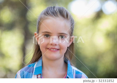 Portrait of smiling little girl 32331852
