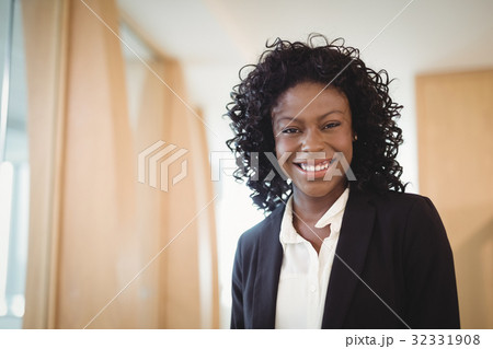 Portrait of smiling businesswoman Portrait of smiling businesswoman 32331908