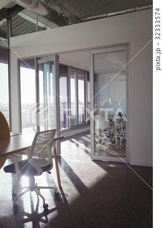 Interior of modern office 32333574