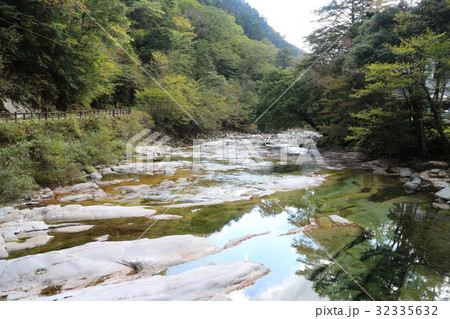 面河渓五色河原 面河渓五色河原 32335632