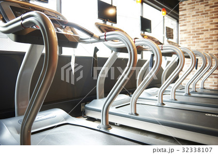 スポーツジム 32338107