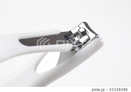 爪切りの刃のアップ 32338386