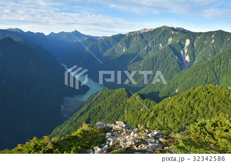 北アルプス七倉岳天狗の庭から見た槍ヶ岳 野口五郎岳方面の写真素材