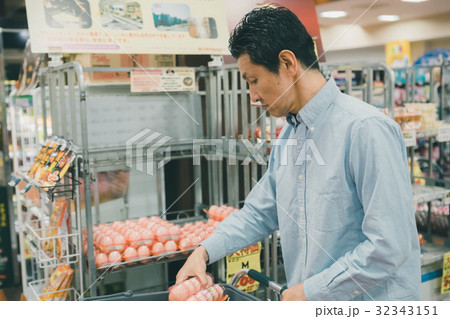 supermarket 32343151