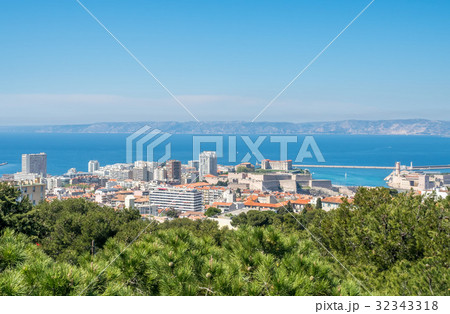 Cityscape of Marseille 32343318