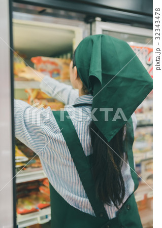 supermarket 32343478