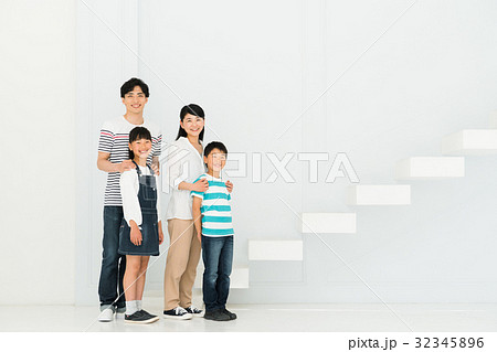 家族(階段) 家族(階段) 32345896