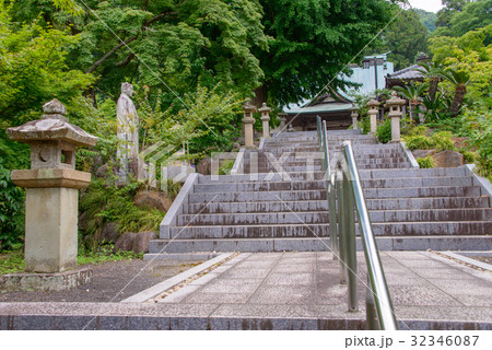 【静岡県】江川家菩提寺の本立寺・参道 32346087