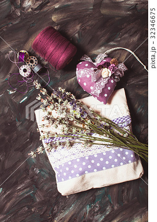 Tools for sewing alert - time to work 32346675