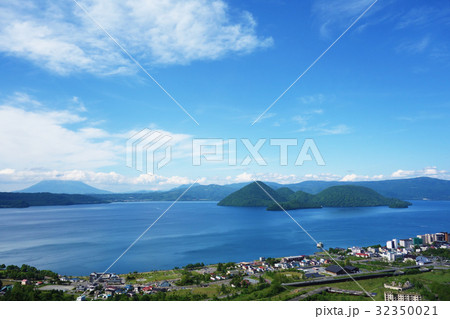 洞爺湖と温泉街 32350021