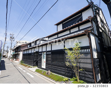 名古屋市西区　円頓寺界隈　四間道　古い町並み　ecco produzione di shu 32350803