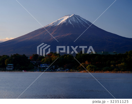 河口湖薄雪の朝 河口湖薄雪の朝 32351125