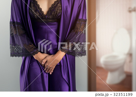 Peeing Peeing 32351199