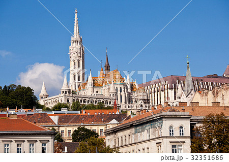 View of Budapest Matthias Church 32351686