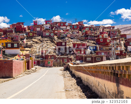 Shacks of buddhist monks on the hill 32352103